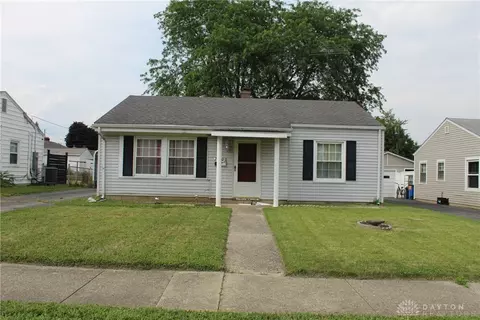 2202 N Hadley Rd, Springfield, OH 45505