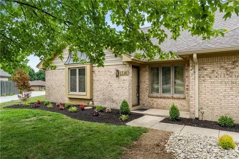 1341 Donson Cir, Dayton, OH 45429