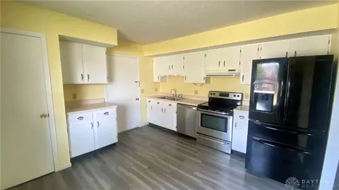 Kitchen - 3121 Argonne Ln, Springfield, OH 45503 photo 1 of 2