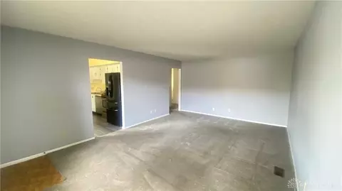 Living - 3121 Argonne Ln, Springfield, OH 45503 photo 1 of 2