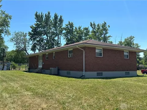 658 Crown Ave, Dayton, OH 45417 photo 2