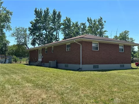 658 Crown Ave, Dayton, OH 45417 photo 3