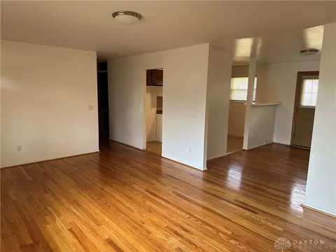 658 Crown Ave, Dayton, OH 45417 photo 8