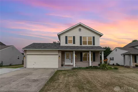 621 Oak Forge Pl, Trenton, OH 45067