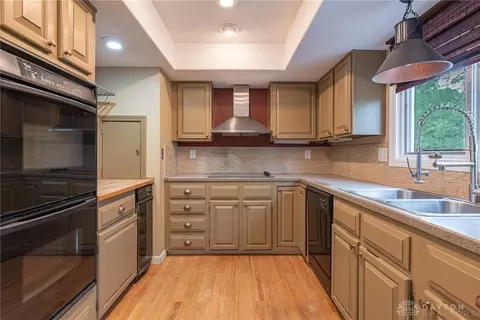 216 Hermitage Ct, Centerville, OH 45459 photo 9