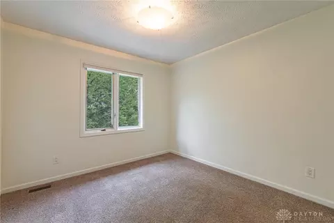 216 Hermitage Ct, Centerville, OH 45459 photo 16