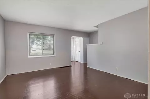 Living - 2436-2442 S Dixie Dr, Kettering, OH 45409 photo 10 of 12