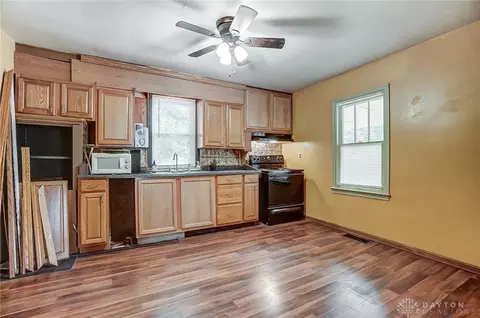 2318 N Cottingham Rd, Springfield, OH 45506 photo 8