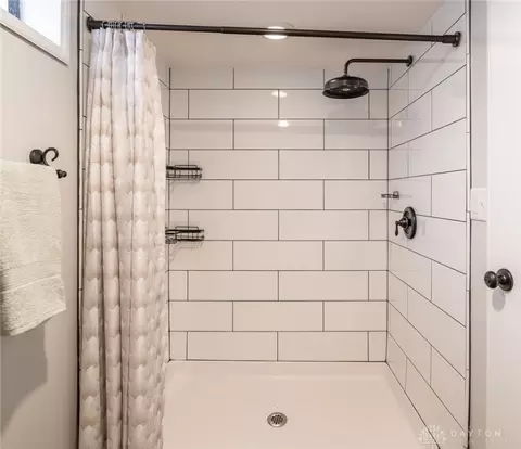 Bath - 324 Cushing Ave, Dayton, OH 45429 photo 3 of 3