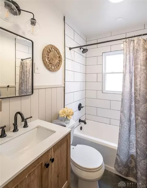 Bath - 324 Cushing Ave, Dayton, OH 45429 photo 1 of 3