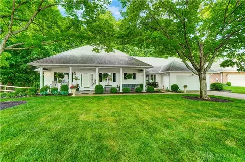 484 Creekside Dr, Lebanon, OH 45036