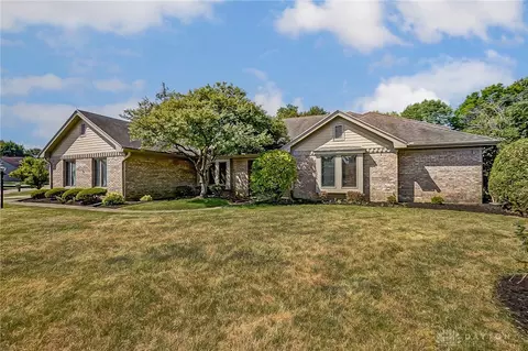 3493 Fairwood Dr, Dayton, OH 45432