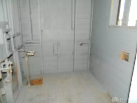 Bath - 157 Kinnane Ave, Springfield, OH 45505 photo 1 of 1