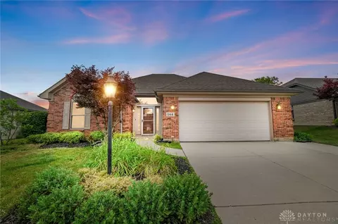 144 Crown Point Mdws, Centerville, OH 45458