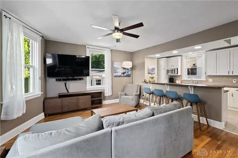 Living - 2861 Minto Ave, Cincinnati, OH 45208 photo 5 of 5