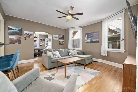 Living - 2861 Minto Ave, Cincinnati, OH 45208 photo 4 of 5