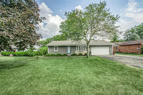 8125 Meadowlark Dr, Franklin, OH 45005