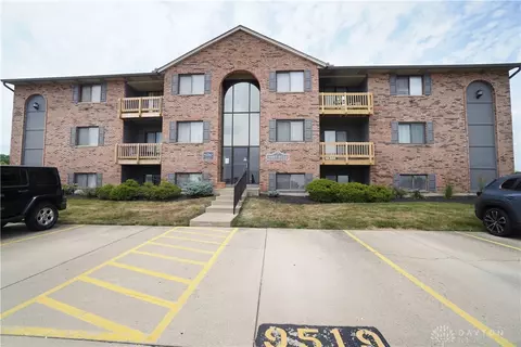 9503 Woodland Hills Dr, West Chester, OH 45011