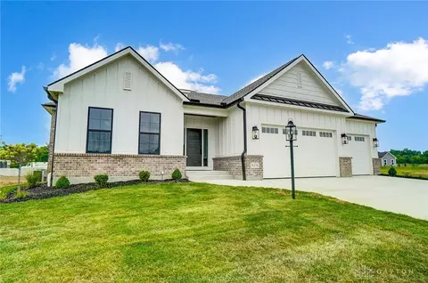 9276 Chaumont Ave, Clearcreek Twp, OH 45458