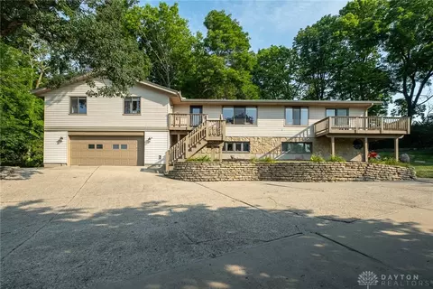 2912 Stauffer Dr, Dayton, OH 45434