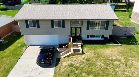 264 Woodlawn Dr, Fairborn, OH 45324
