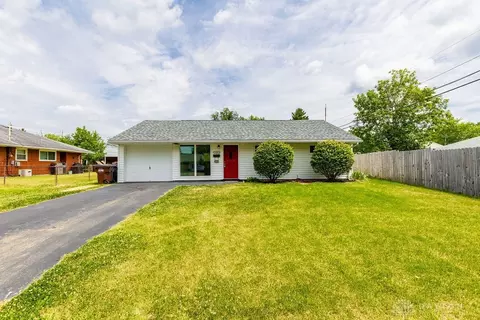 1208 Madeleine Cir, Cincinnati, OH 45231