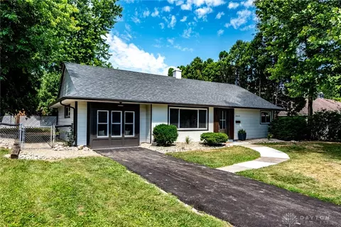 3815 Saranac Dr, Kettering, OH 45429