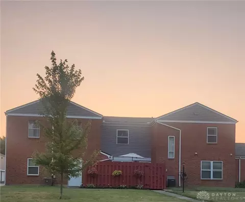 5502 Nantucket Rd, Dayton, OH 45426
