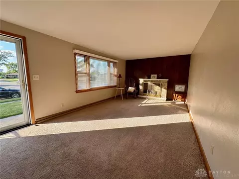 4360 Helena Dr, Springfield, OH 45503 photo 2