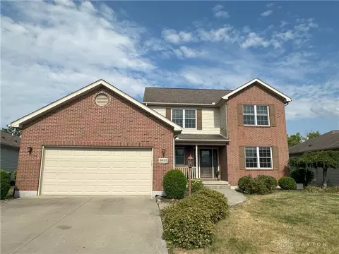 2652 Shady Tree Dr, Troy, OH 45373