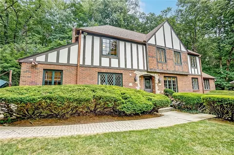 3685 Ridgeway Rd, Dayton, OH 45419