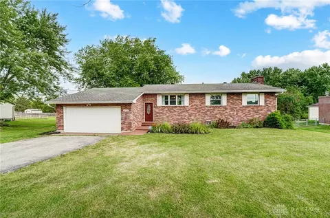 Exterior - 6134 E Decker Rd, Franklin, OH 45005 photo 2 of 17