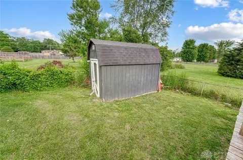 Exterior - 6134 E Decker Rd, Franklin, OH 45005 photo 9 of 17