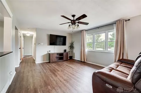 Living - 6134 E Decker Rd, Franklin, OH 45005 photo 3 of 5
