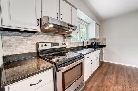 Kitchen - 6134 E Decker Rd, Franklin, OH 45005 photo 4 of 4