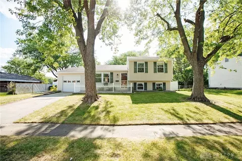 695 Hile Ln, Englewood, OH 45322