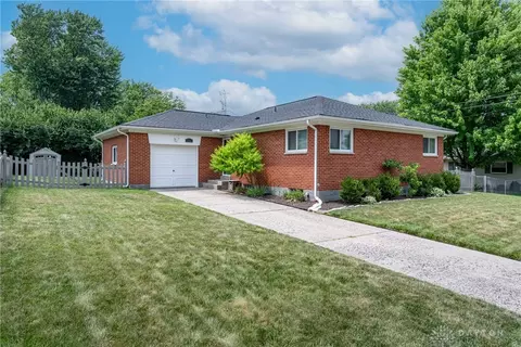 3721 Mengel Dr, Kettering, OH 45429