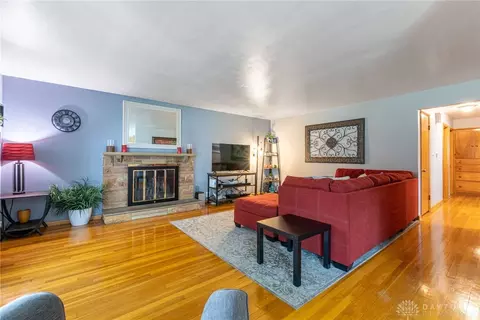 3721 Mengel Dr, Kettering, OH 45429 photo 2