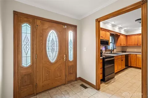 460 Curry Dr, Springboro, OH 45066 photo 2