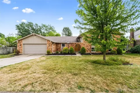460 Curry Dr, Springboro, OH 45066