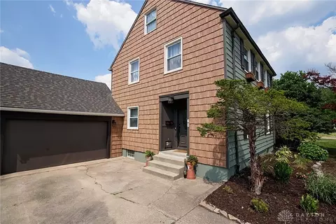 28 Trenton Pl, Springfield, OH 45504