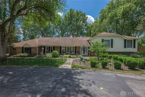 6773 Munger Rd, Washington Township, OH 45459