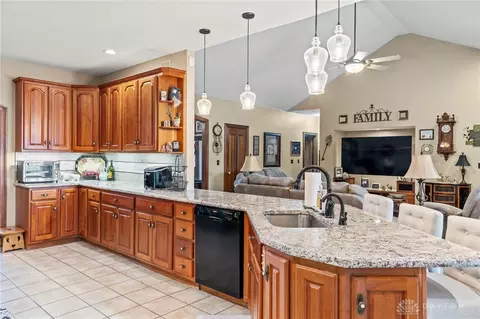 Kitchen - 3495 Fairfield Pike, Springfield, OH 45502 photo 3 of 5