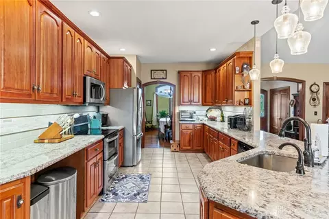 Kitchen - 3495 Fairfield Pike, Springfield, OH 45502 photo 2 of 5
