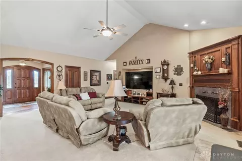 Living - 3495 Fairfield Pike, Springfield, OH 45502 photo 2 of 2