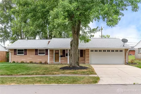 5 Greencliff Dr, Englewood, OH 45322
