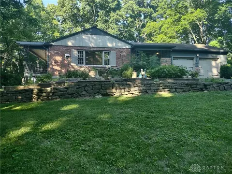 1090 Knoll Ln, Middletown, OH 45042