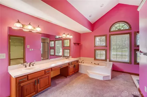 Bath - 2242 Baldwin Dr, Centerville, OH 45459 photo 2 of 10
