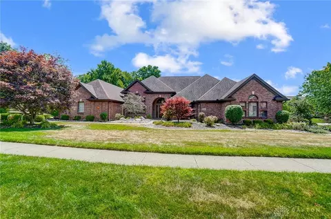 Exterior - 2242 Baldwin Dr, Centerville, OH 45459 photo 4 of 20