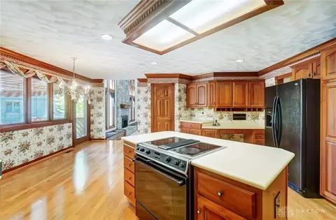 Kitchen - 2242 Baldwin Dr, Centerville, OH 45459 photo 7 of 9